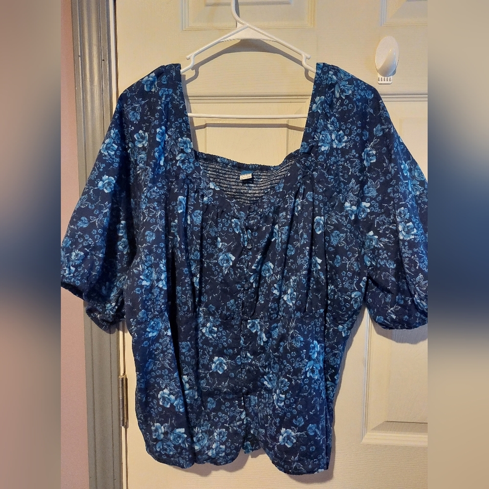 Old Navy Womens 3x Blue Floral top